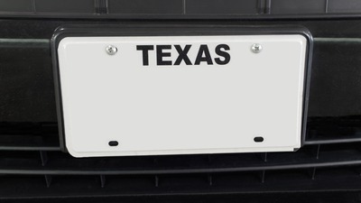 How to Choose the Right License Plate Holders for Your Fleet