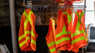 The Role of Safety Vests in Enhancing Roadside Visibility and Safety